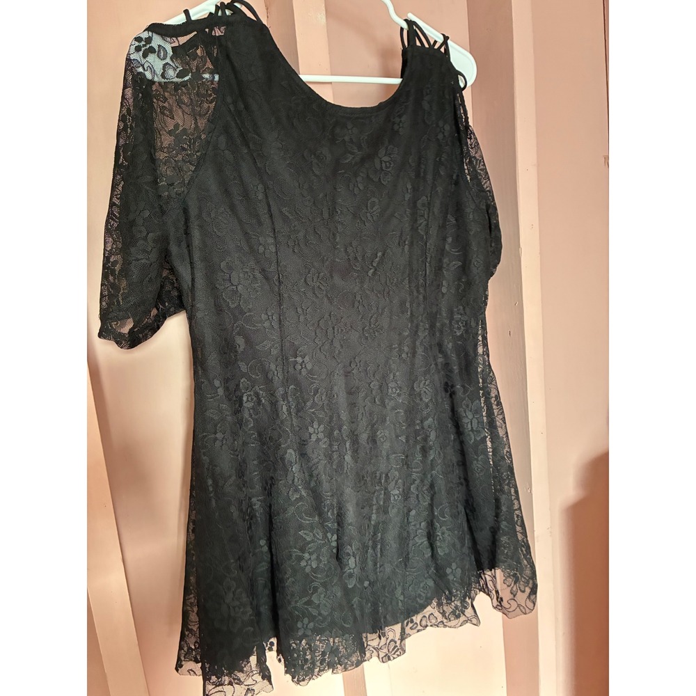 BKE Boutique Black Floral Lace Cold Shoulder Mini Dress Goth XL - Picture 3 of 6